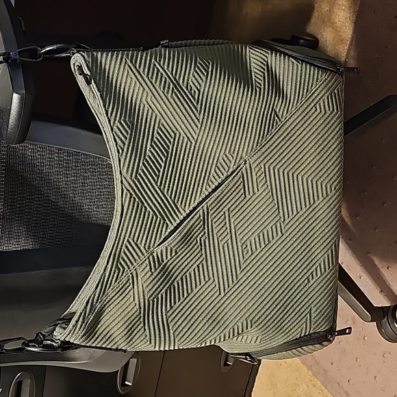 Olive Go Dash Dot tote/gym Infinity bag - Picture 2 of 12